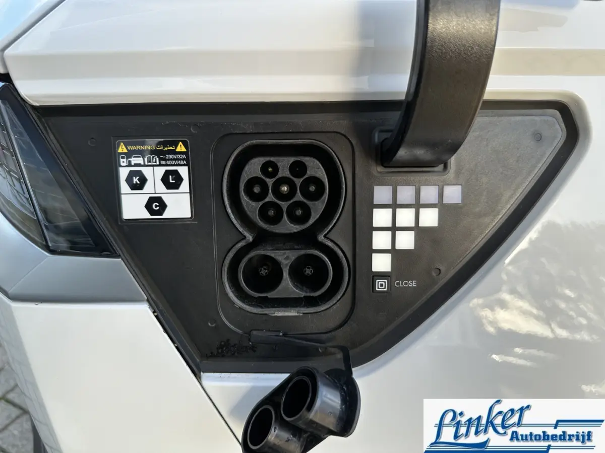 Connect 58 kWh - SoH 96% | TREKH | CAMERA