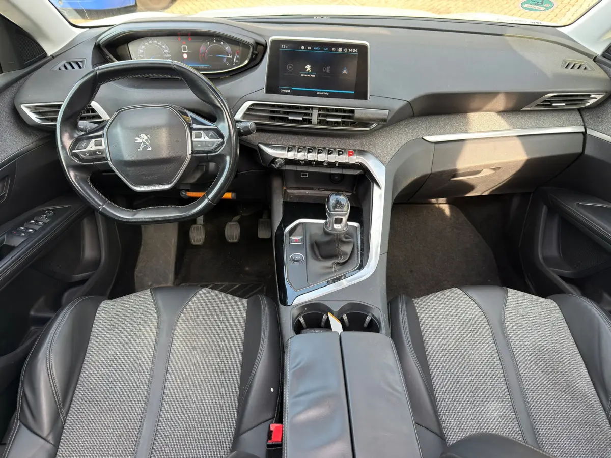 1.2 PureTech Blue Lease Premium l 7 persoons l Distr VV l Camera l Pano l rijdt en schakelt zeer goed l