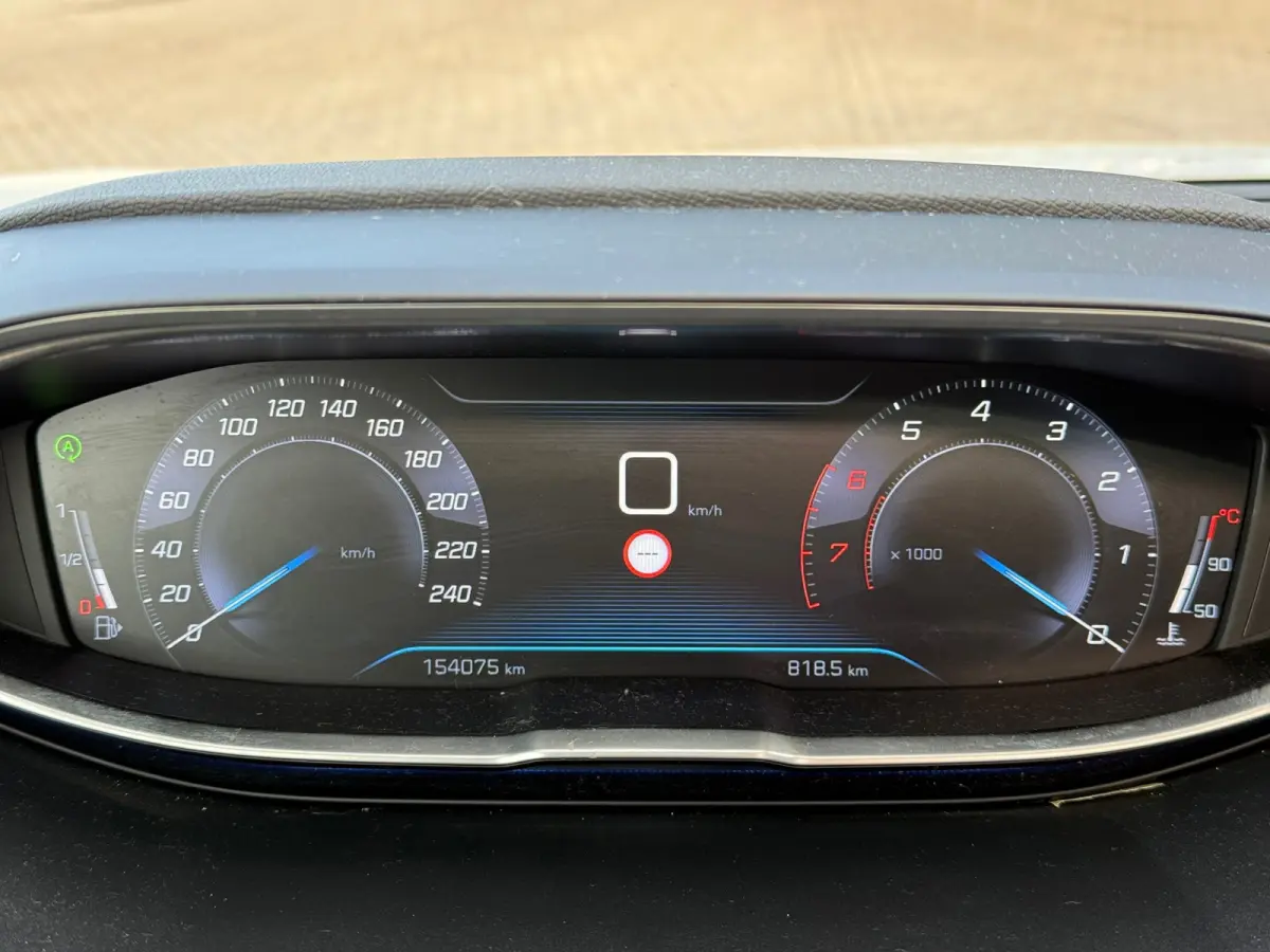 1.2 PureTech Blue Lease Premium l 7 persoons l Distr VV l Camera l Pano l rijdt en schakelt zeer goed l