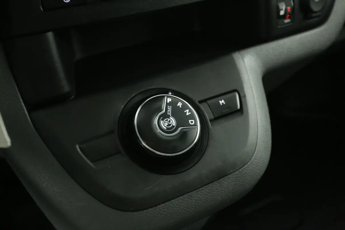 2.0 BlueHDI L3H1 | Automaat | Airco | Cruise | Camera | Carplay | 3 Zits | Trekhaak | Parkeersens.