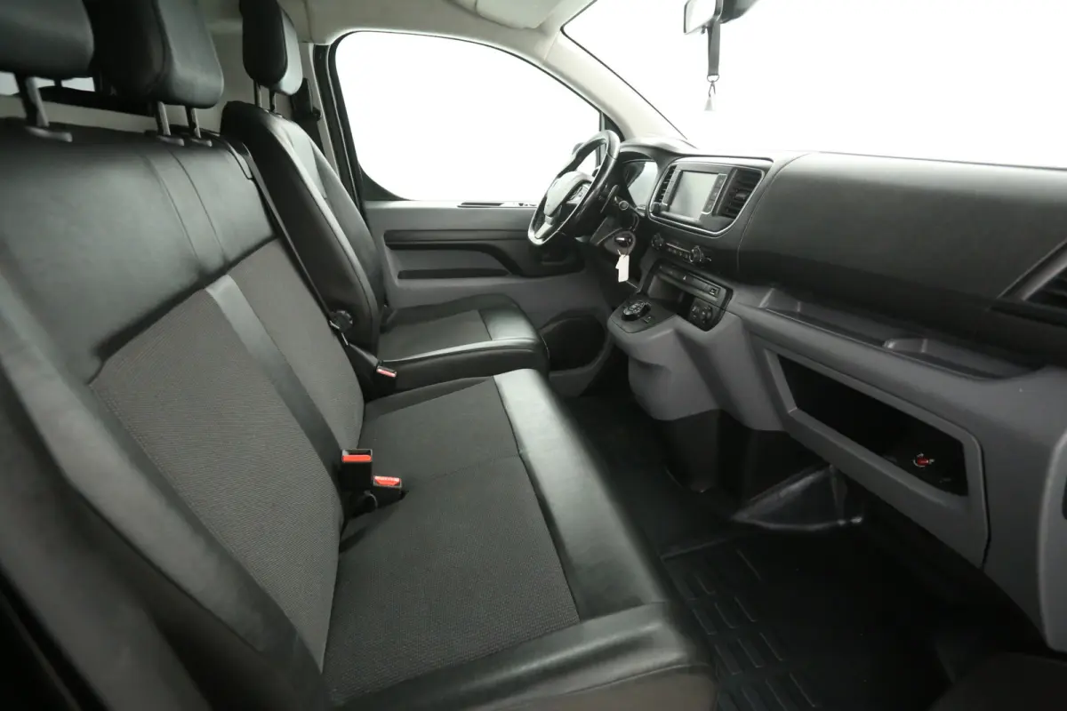 2.0 BlueHDI L3H1 | Automaat | Airco | Cruise | Camera | Carplay | 3 Zits | Trekhaak | Parkeersens.