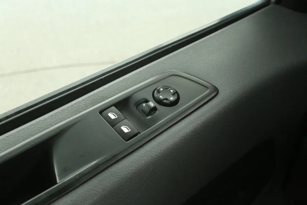 2.0 BlueHDI L3H1 | Automaat | Airco | Cruise | Camera | Carplay | 3 Zits | Trekhaak | Parkeersens.