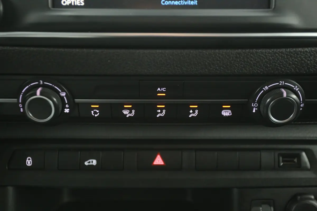 2.0 BlueHDI L3H1 | Automaat | Airco | Cruise | Camera | Carplay | 3 Zits | Trekhaak | Parkeersens.