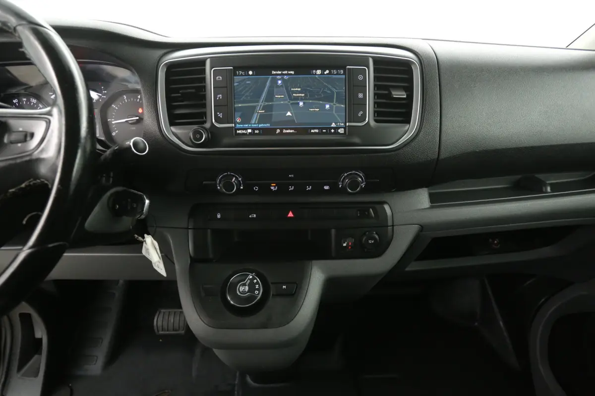 2.0 BlueHDI L3H1 | Automaat | Airco | Cruise | Camera | Carplay | 3 Zits | Trekhaak | Parkeersens.
