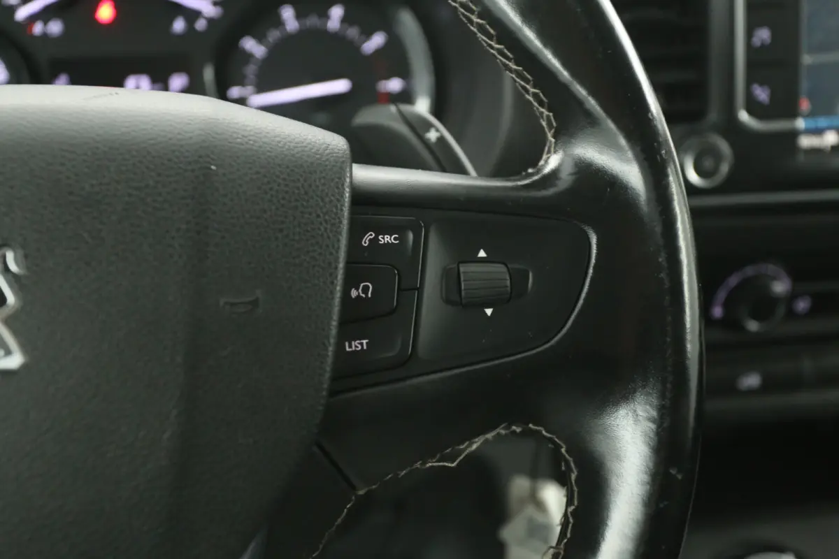 2.0 BlueHDI L3H1 | Automaat | Airco | Cruise | Camera | Carplay | 3 Zits | Trekhaak | Parkeersens.