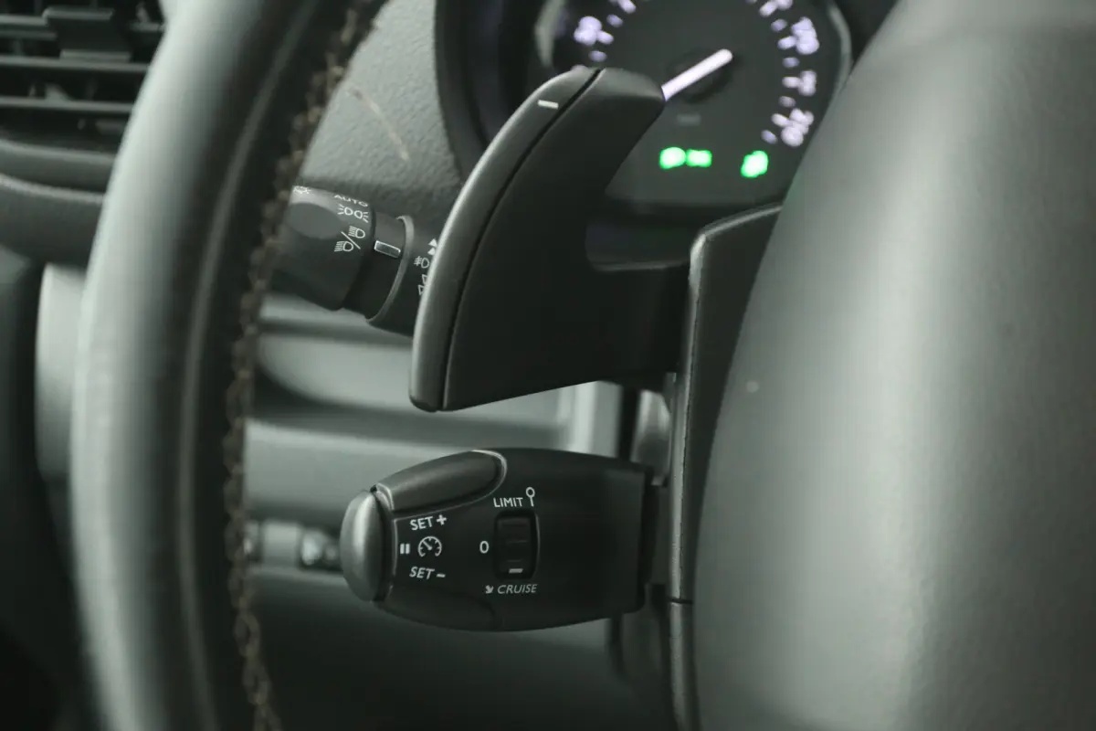 2.0 BlueHDI L3H1 | Automaat | Airco | Cruise | Camera | Carplay | 3 Zits | Trekhaak | Parkeersens.