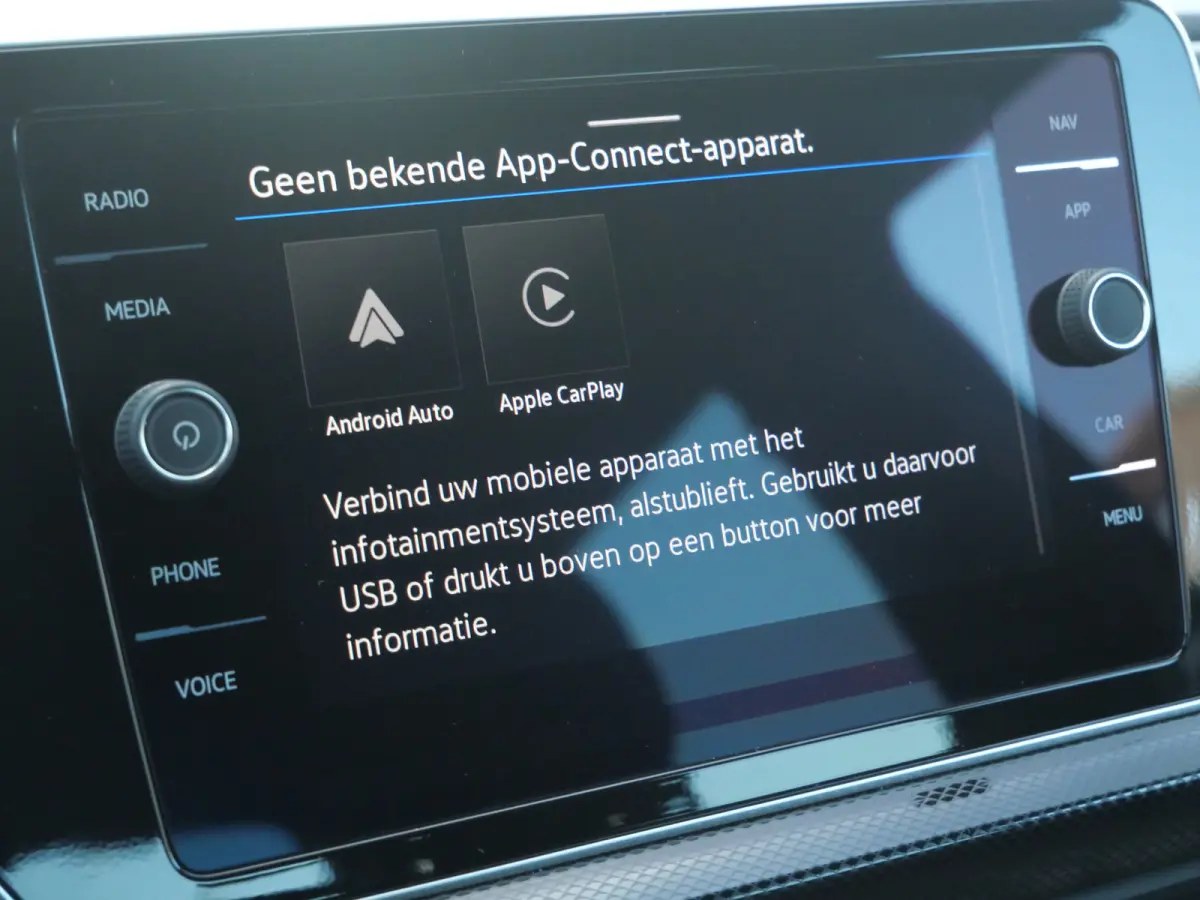 1.0 TSI R-Line Edition Automaat 18 Inch / Climate Control / Sportstoelen