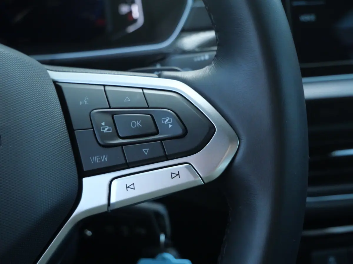 1.0 TSI R-Line Edition Automaat 18 Inch / Climate Control / Sportstoelen