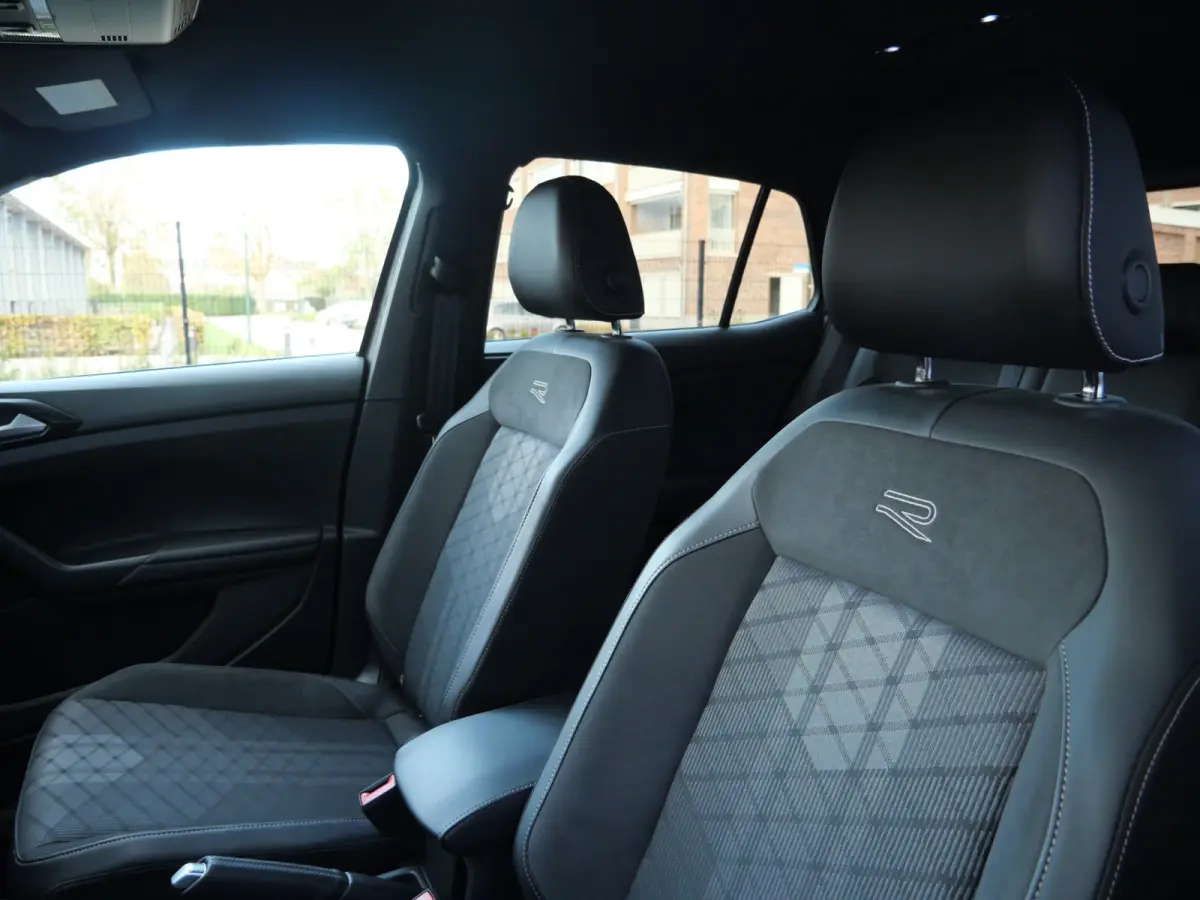 1.0 TSI R-Line Edition Automaat 18 Inch / Climate Control / Sportstoelen