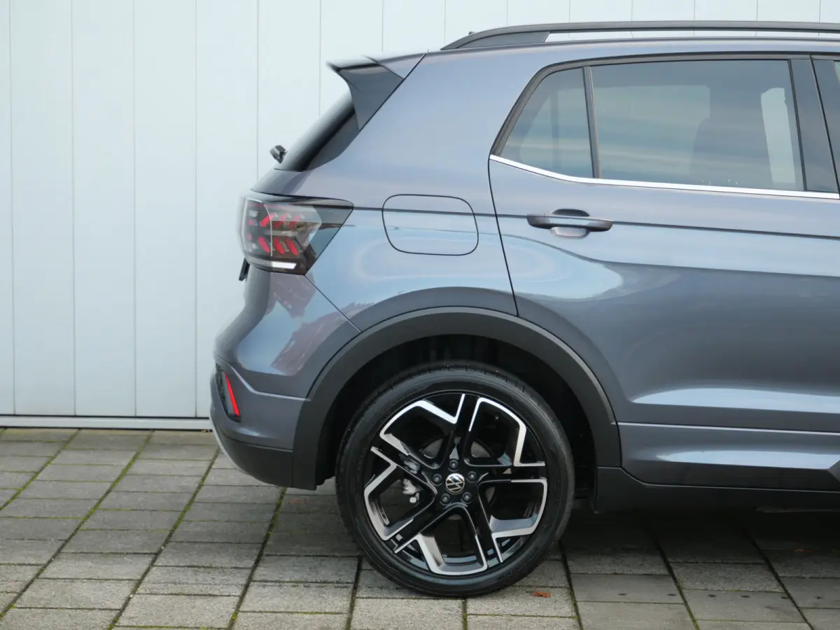 1.0 TSI R-Line Edition Automaat 18 Inch / Climate Control / Sportstoelen