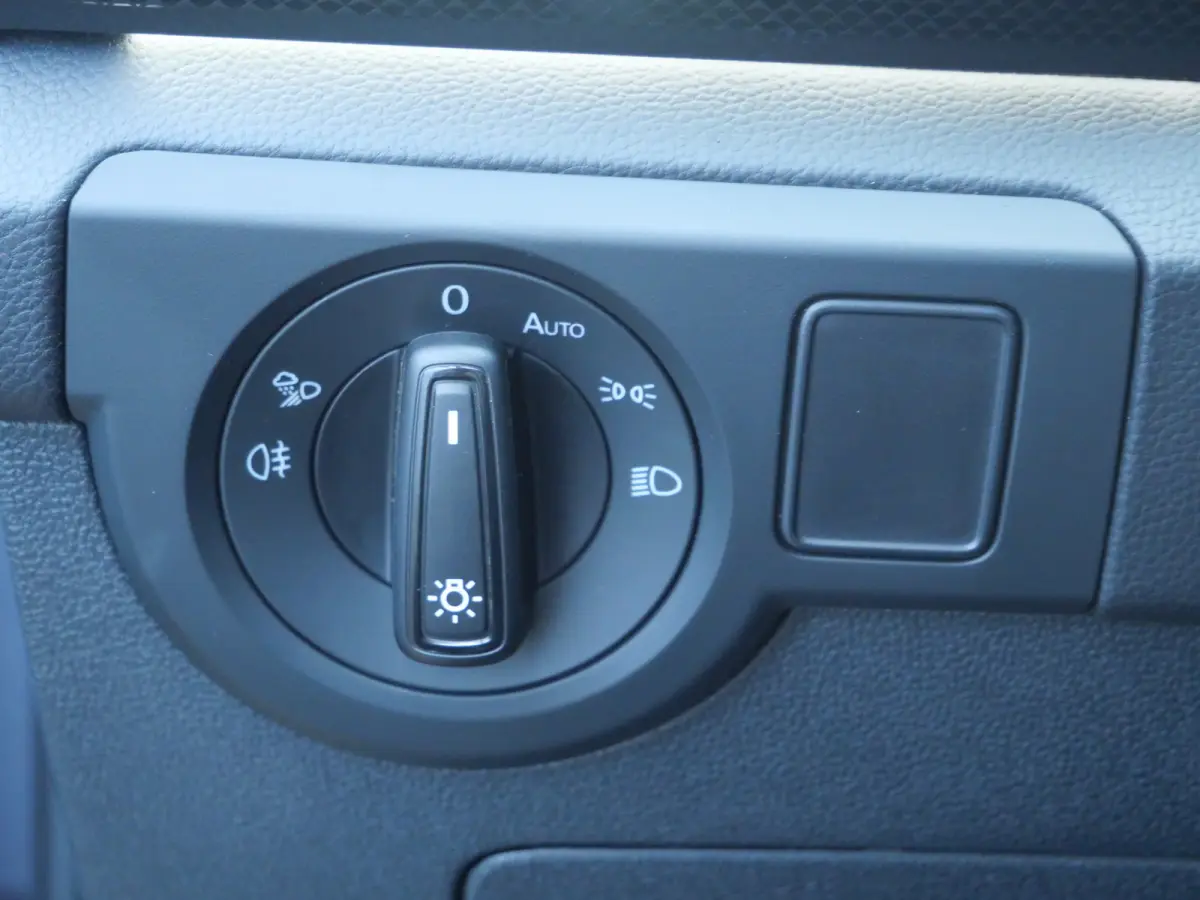1.0 TSI R-Line Edition Automaat 18 Inch / Climate Control / Sportstoelen