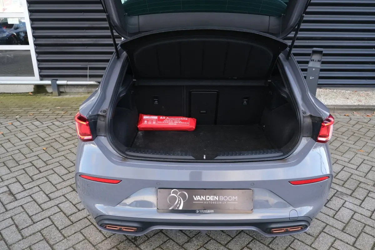 1.4 e-Hybrid 204PK Graphene Led Navi ACC Keyless Virtual