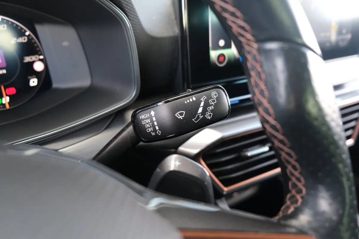 1.4 e-Hybrid 204PK Graphene Led Navi ACC Keyless Virtual