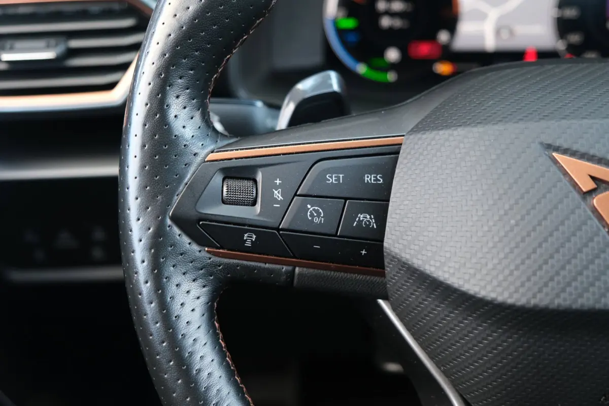 1.4 e-Hybrid 204PK Graphene Led Navi ACC Keyless Virtual