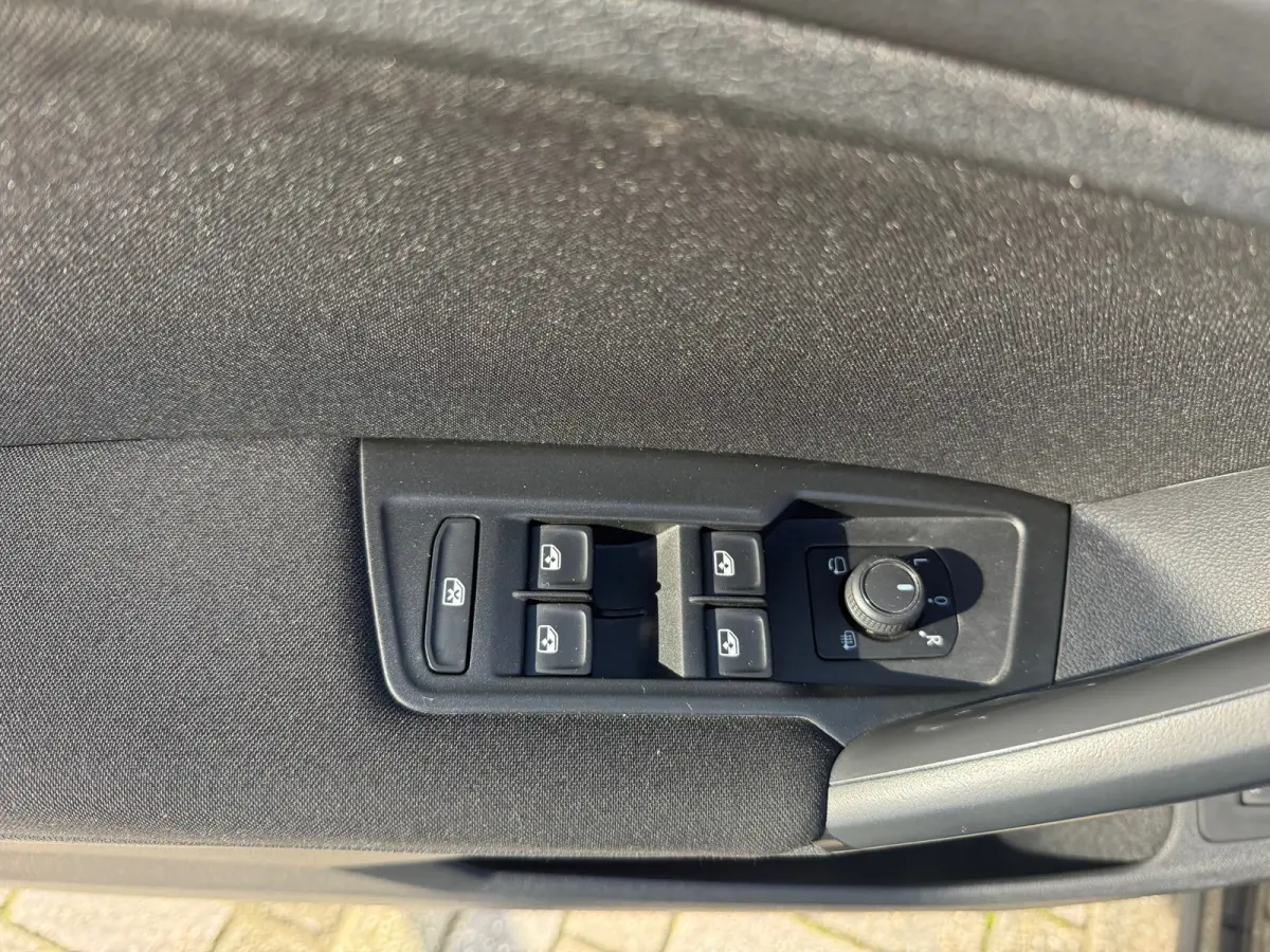 1.4 TSI eHybrid R-Line Business+, Stoelverwarming,Trekhaak,Navigatie,Achteruitrij camera