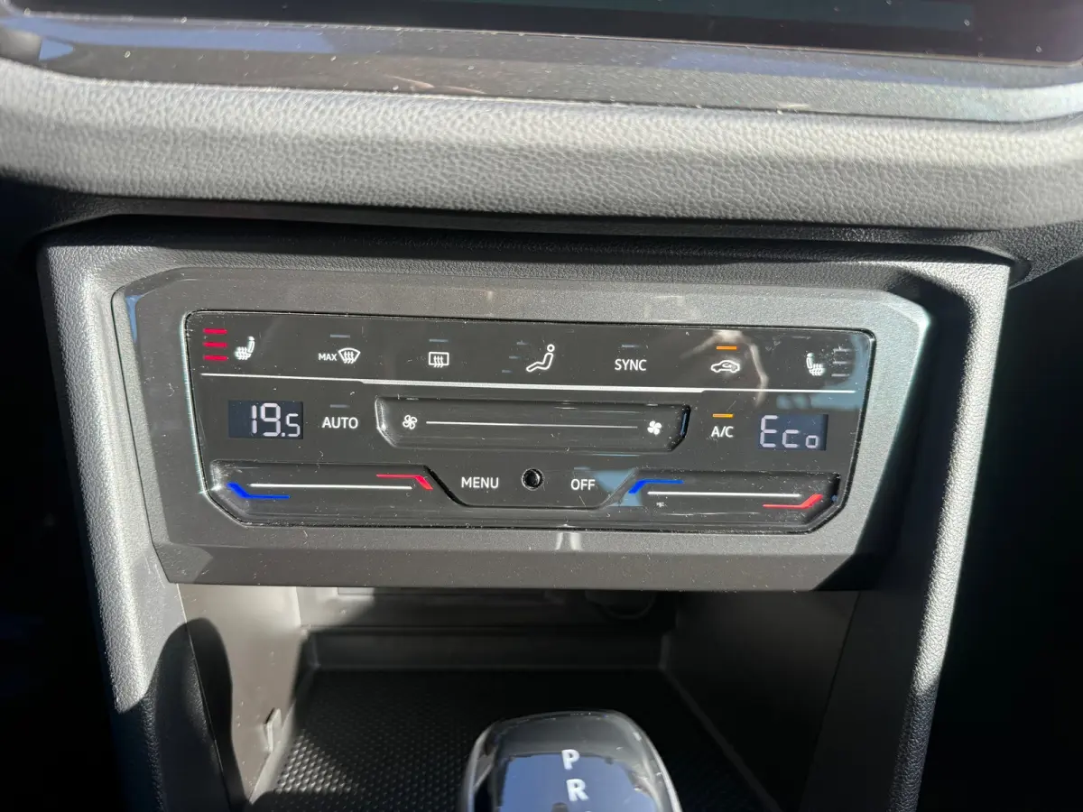 1.4 TSI eHybrid R-Line Business+, Stoelverwarming,Trekhaak,Navigatie,Achteruitrij camera