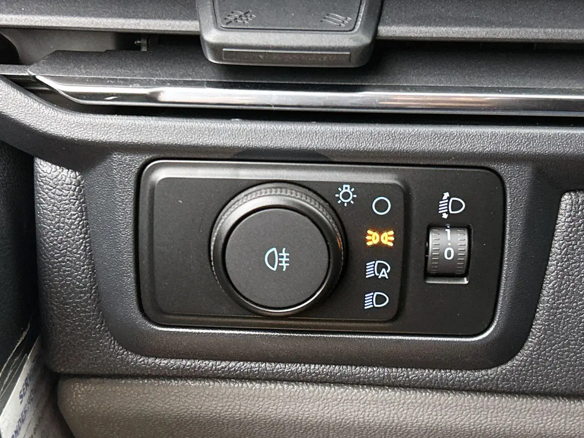 320 2.0 TDCI L2H1 Limited Automaat Airco Navigatie Cruise Control Trekhaak