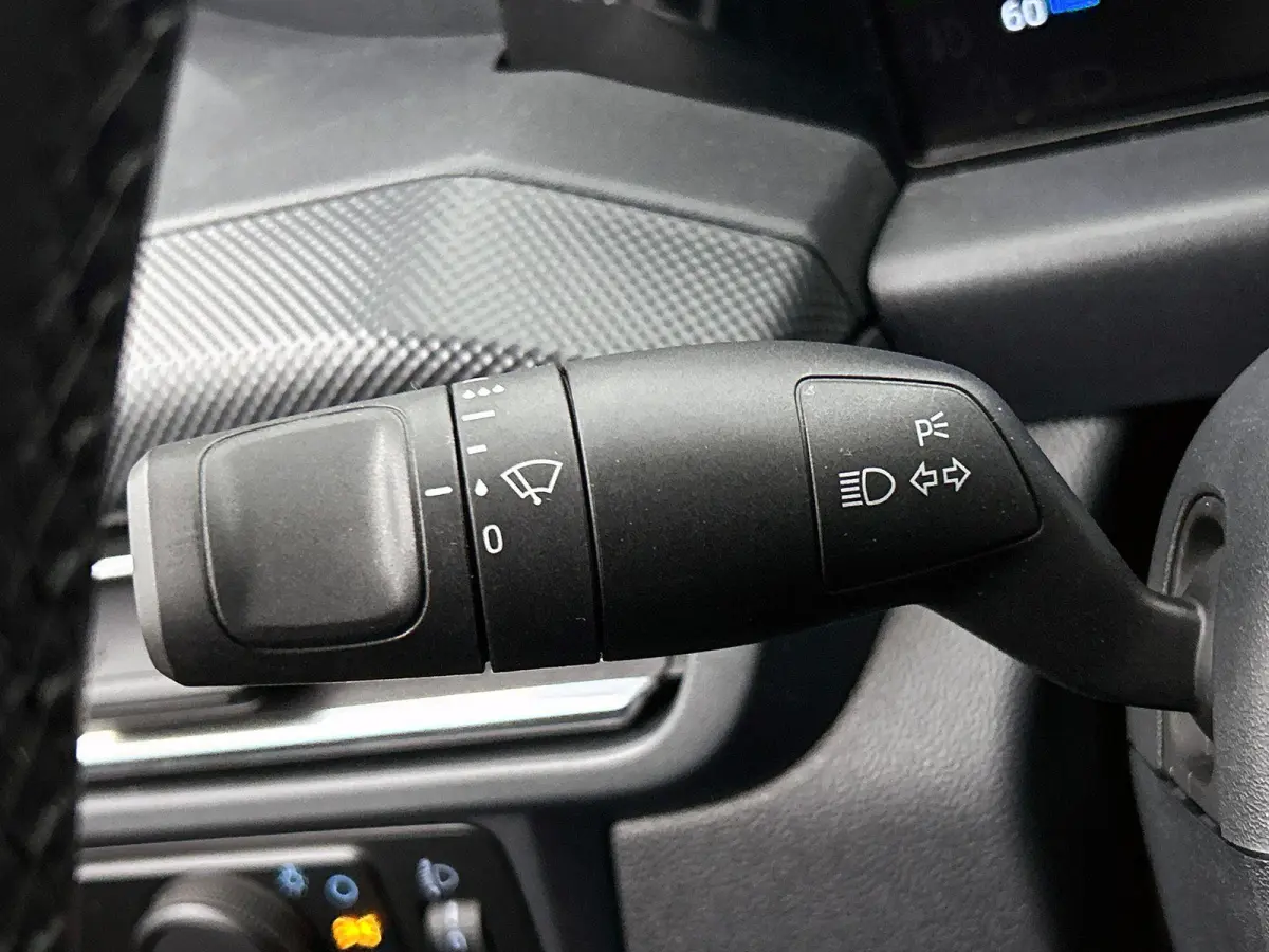 320 2.0 TDCI L2H1 Limited Automaat Airco Navigatie Cruise Control Trekhaak
