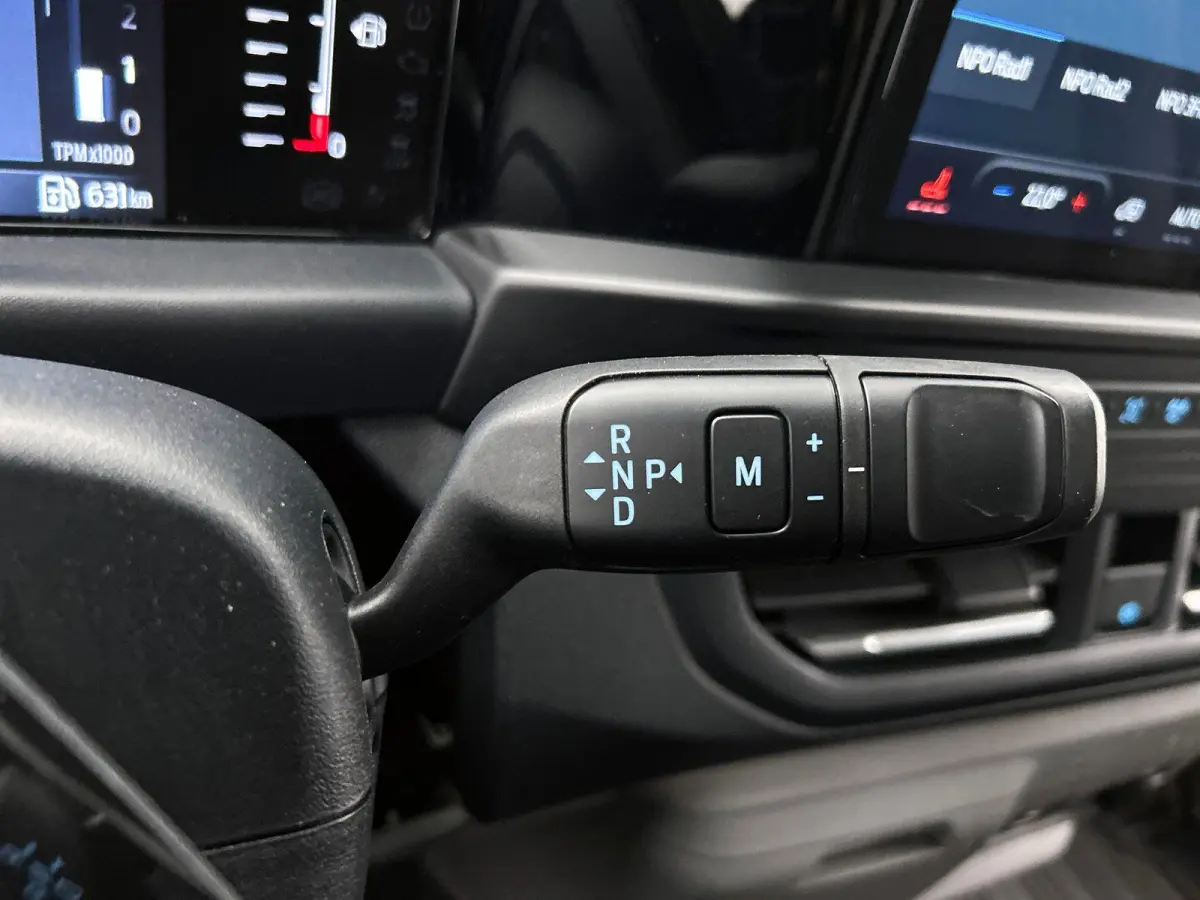 320 2.0 TDCI L2H1 Limited Automaat Airco Navigatie Cruise Control Trekhaak