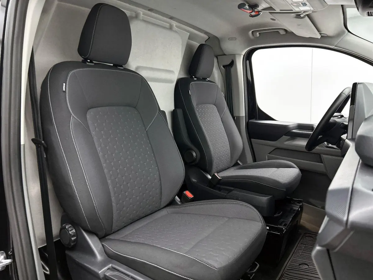 320 2.0 TDCI L2H1 Limited Automaat Airco Navigatie Cruise Control Trekhaak