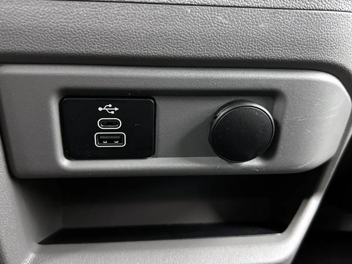 320 2.0 TDCI L2H1 Limited Automaat Airco Navigatie Cruise Control Trekhaak