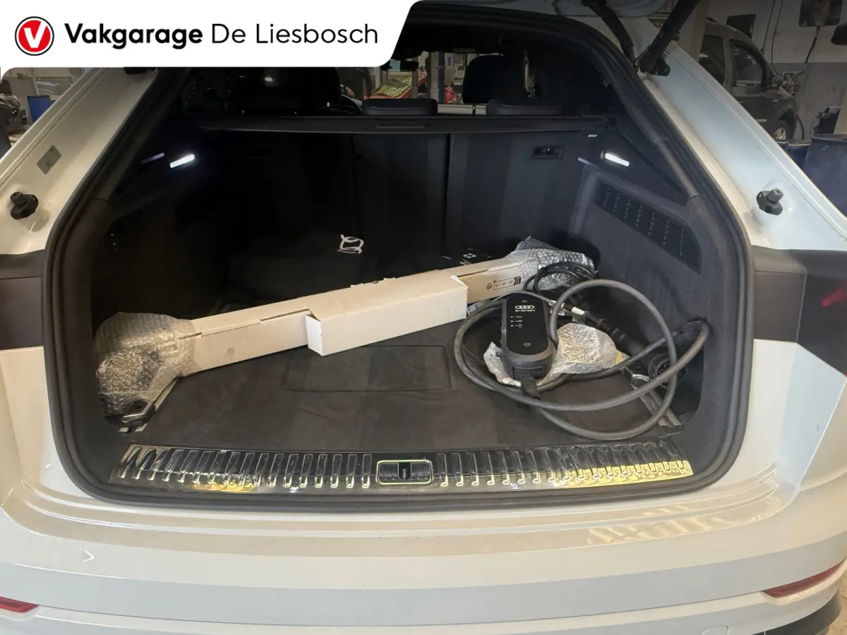 60 TFSI e quattro Pro Line S Competition 490pk | Panoramadak | luchtvering | head-up | 360 camera | 22 inch