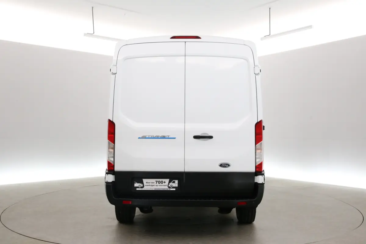 68 kWh L2H2 184PK | Snelladen | SOH 94% | Clima | Cruise | Carplay | 3 Zits | Navi | Parkeersens.