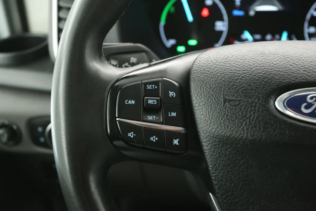 68 kWh L2H2 184PK | Snelladen | SOH 94% | Clima | Cruise | Carplay | 3 Zits | Navi | Parkeersens.