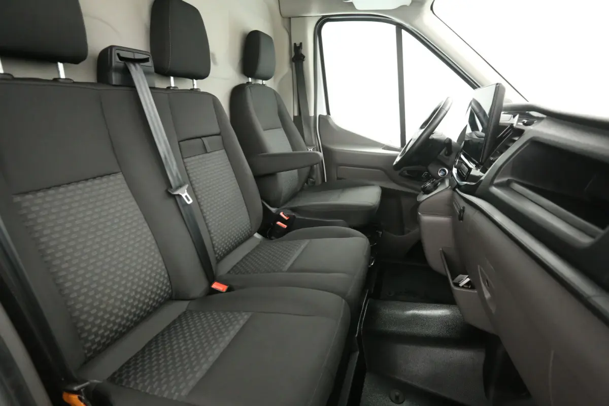 68 kWh L2H2 184PK | Snelladen | SOH 94% | Clima | Cruise | Carplay | 3 Zits | Navi | Parkeersens.