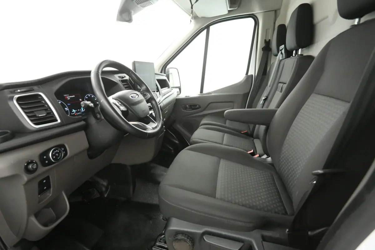 68 kWh L2H2 184PK | Snelladen | SOH 94% | Clima | Cruise | Carplay | 3 Zits | Navi | Parkeersens.