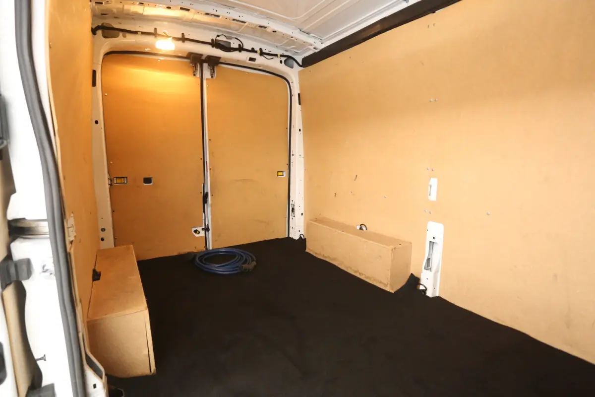 68 kWh L2H2 184PK | Snelladen | SOH 94% | Clima | Cruise | Carplay | 3 Zits | Navi | Parkeersens.