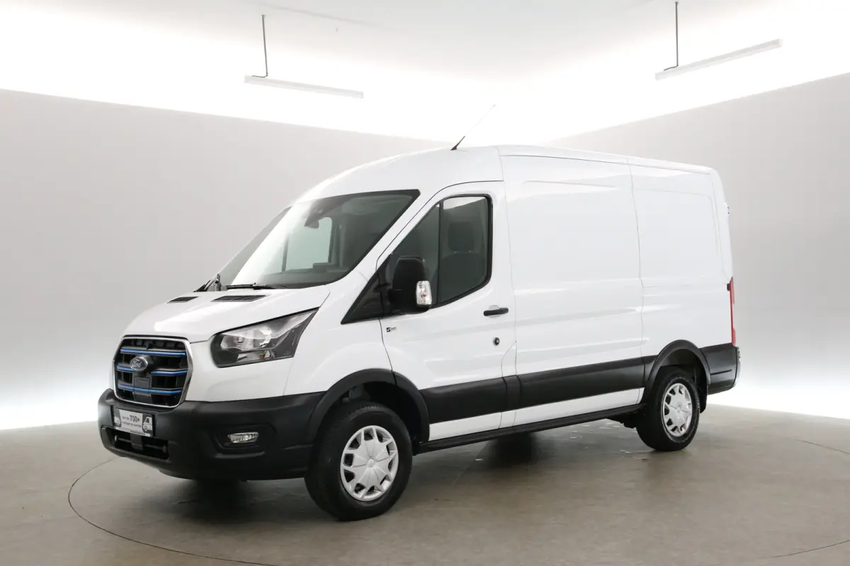 68 kWh L2H2 184PK | Snelladen | SOH 94% | Clima | Cruise | Carplay | 3 Zits | Navi | Parkeersens.