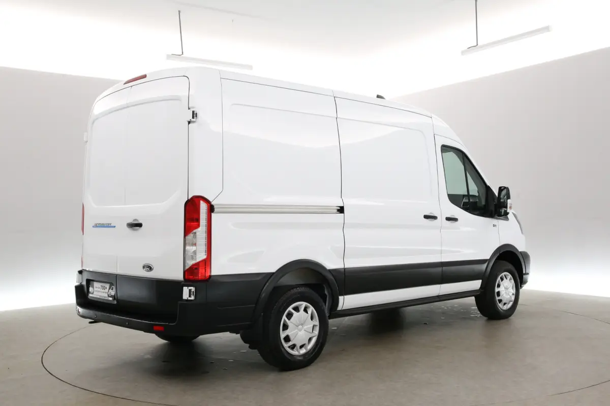68 kWh L2H2 184PK | Snelladen | SOH 94% | Clima | Cruise | Carplay | 3 Zits | Navi | Parkeersens.