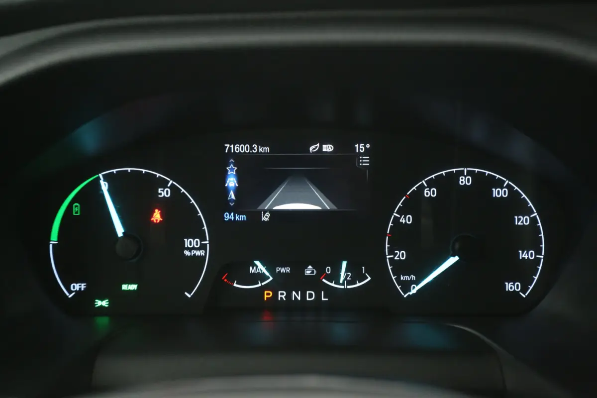 68 kWh L2H2 184PK | Snelladen | SOH 94% | Clima | Cruise | Carplay | 3 Zits | Navi | Parkeersens.