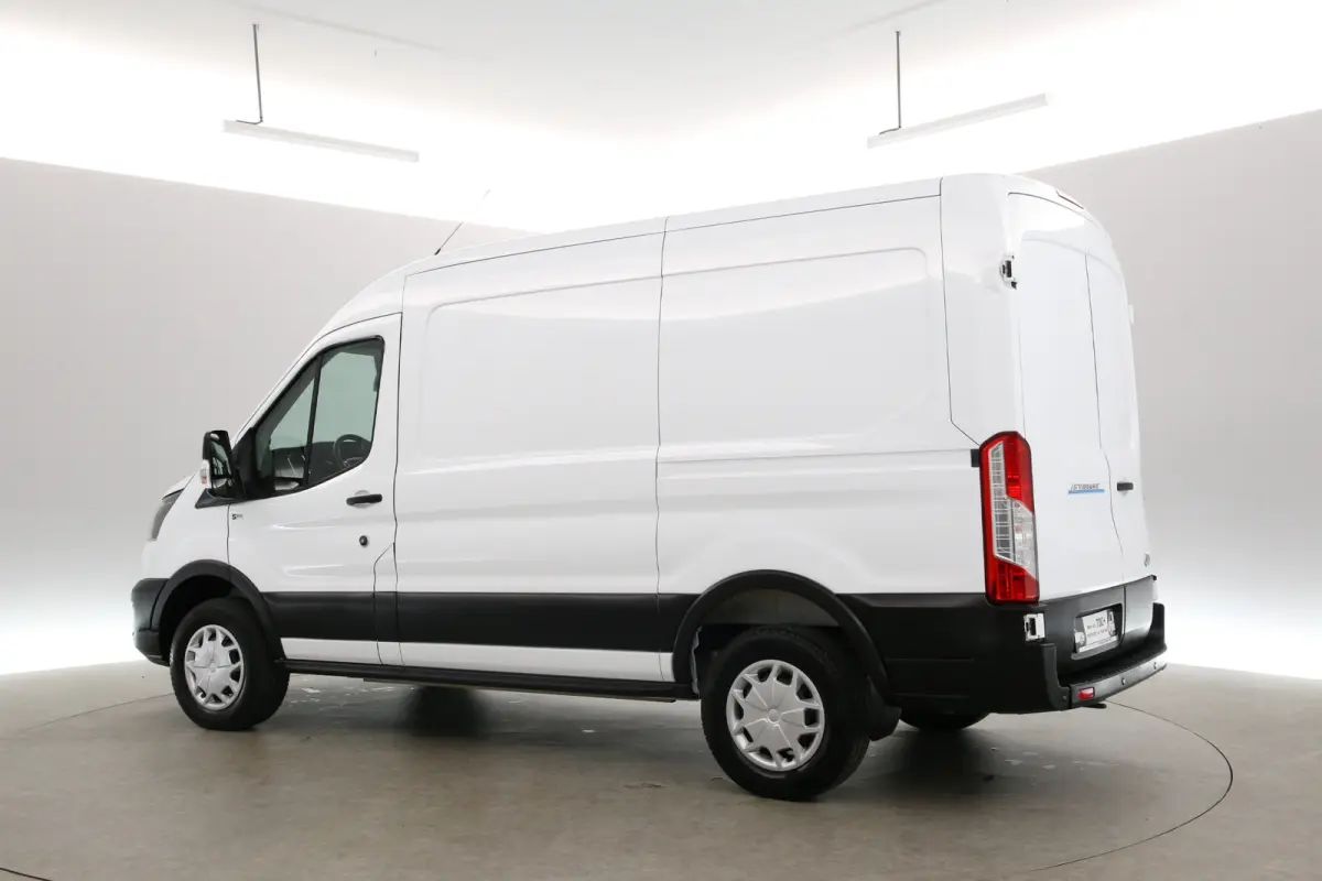 68 kWh L2H2 184PK | Snelladen | SOH 94% | Clima | Cruise | Carplay | 3 Zits | Navi | Parkeersens.