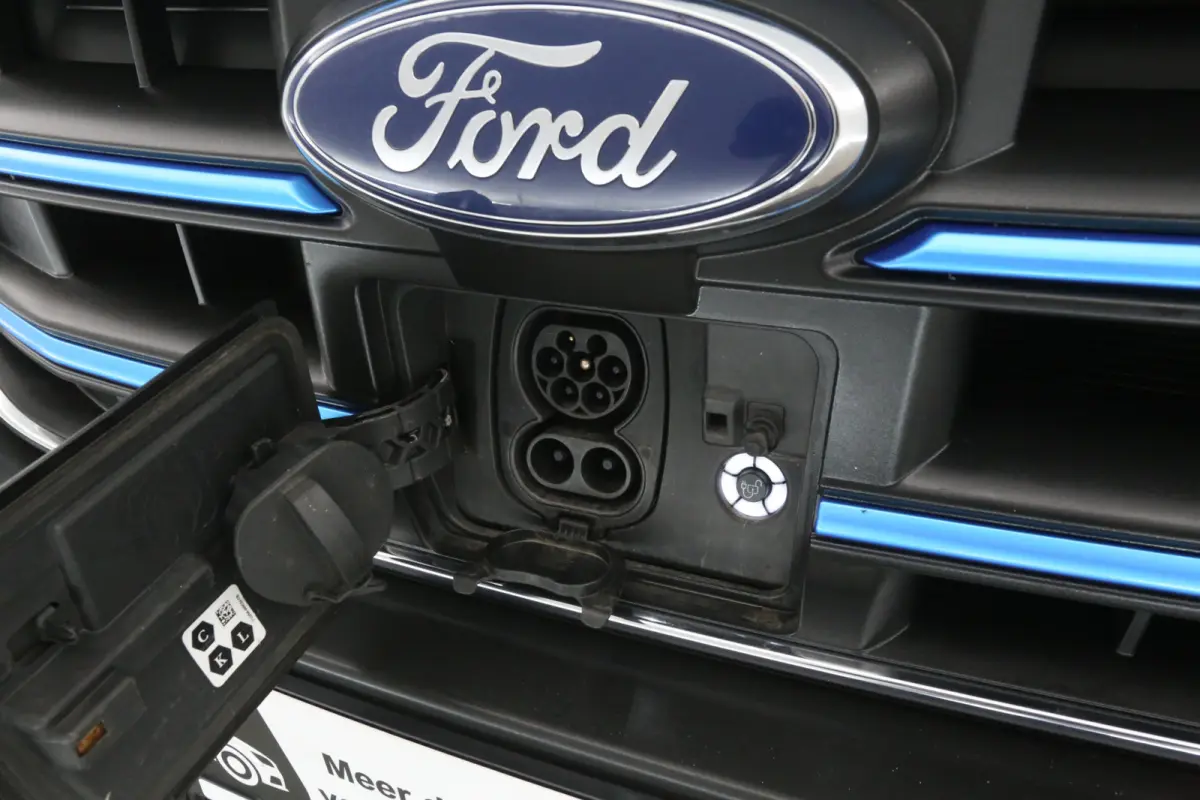 68 kWh L2H2 184PK | Snelladen | SOH 94% | Clima | Cruise | Carplay | 3 Zits | Navi | Parkeersens.