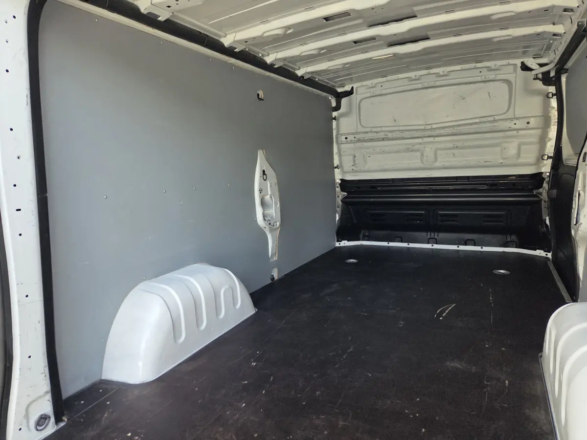 2.0 dCi 145 Pk/107Kw L2 Comfort Verwarmdestoellen Airco Achteruitrijcamera Parkeersensors voor en achter