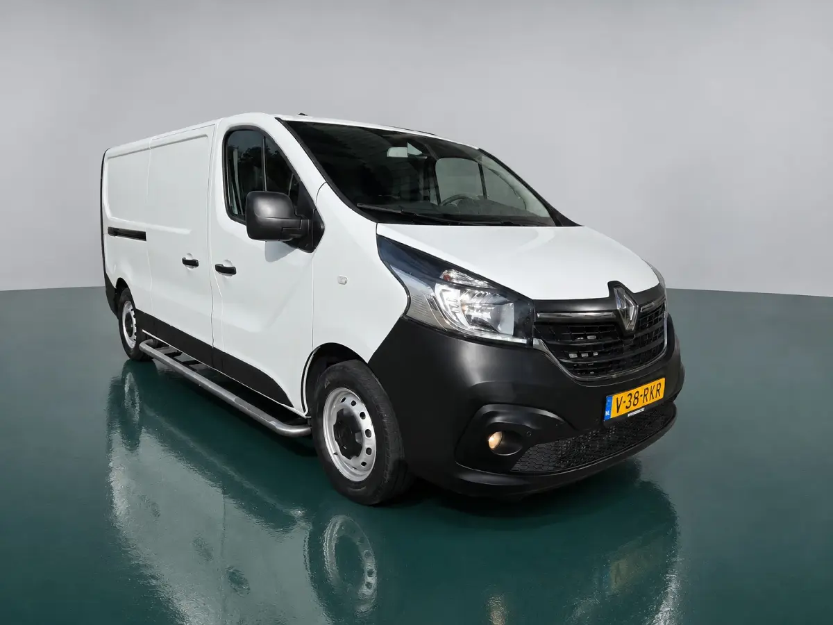 2.0 dCi 145 Pk/107Kw L2 Comfort Verwarmdestoellen Airco Achteruitrijcamera Parkeersensors voor en achter