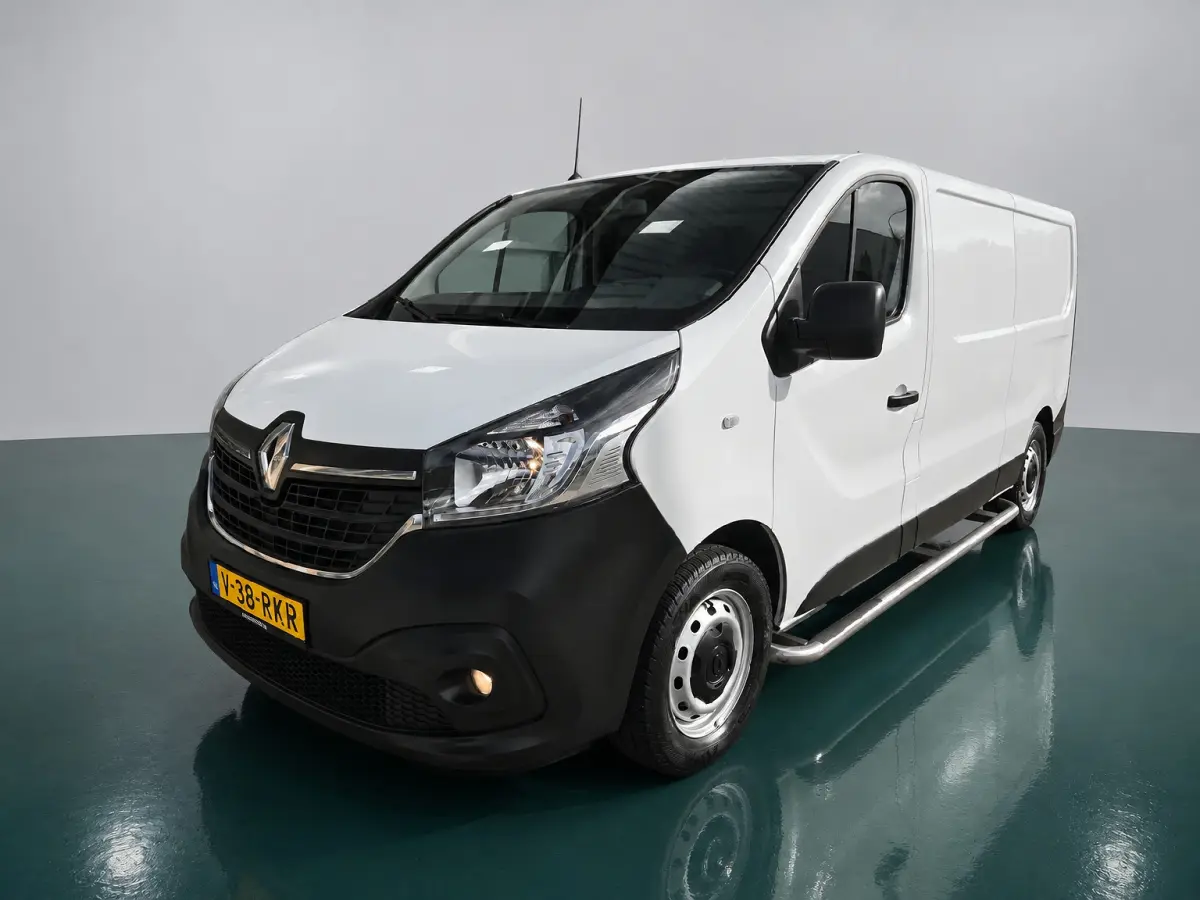 2.0 dCi 145 Pk/107Kw L2 Comfort Verwarmdestoellen Airco Achteruitrijcamera Parkeersensors voor en achter