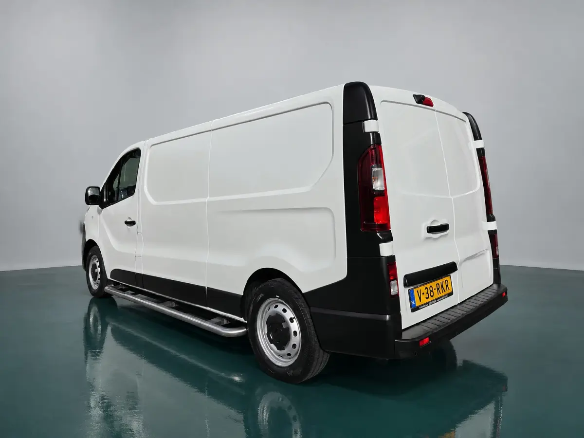 2.0 dCi 145 Pk/107Kw L2 Comfort Verwarmdestoellen Airco Achteruitrijcamera Parkeersensors voor en achter