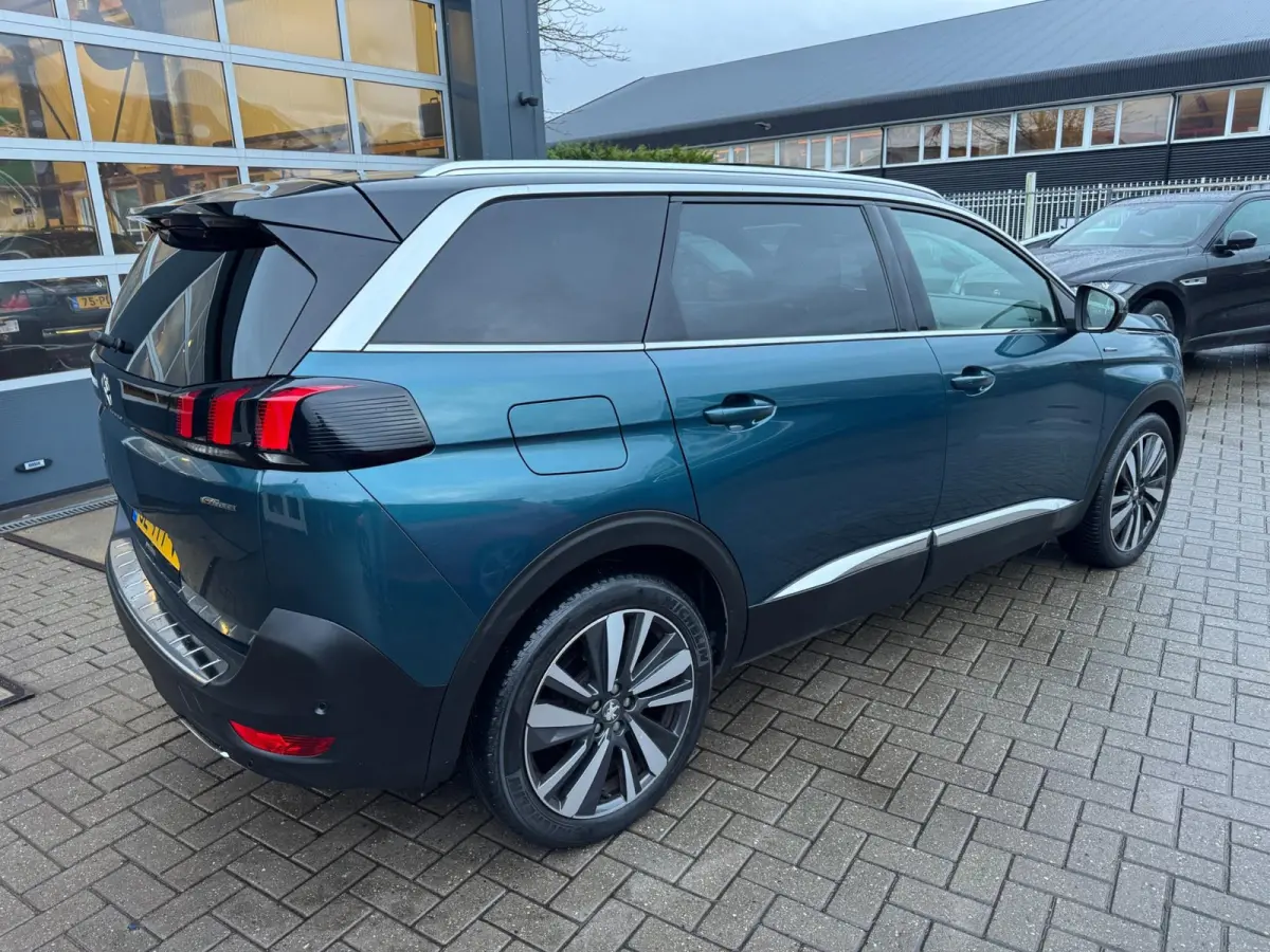 1.2 PureTech Blue Lease GT-Line / Pano / Leder / 7 Persoons .