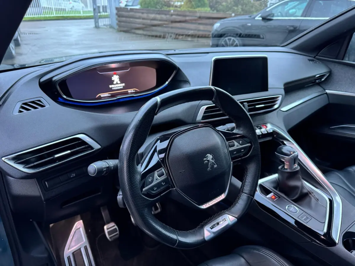 1.2 PureTech Blue Lease GT-Line / Pano / Leder / 7 Persoons .