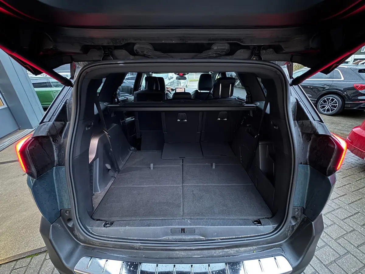 1.2 PureTech Blue Lease GT-Line / Pano / Leder / 7 Persoons .