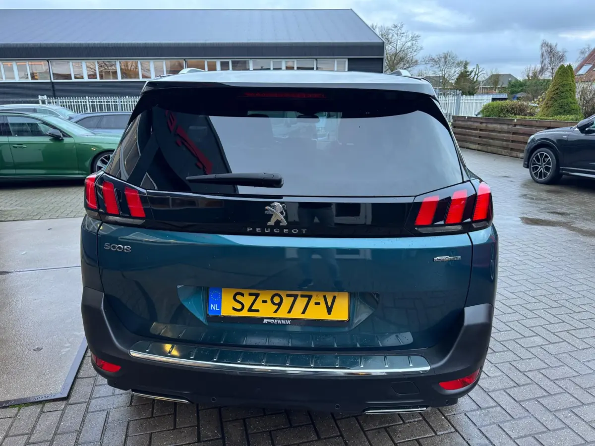 1.2 PureTech Blue Lease GT-Line / Pano / Leder / 7 Persoons .