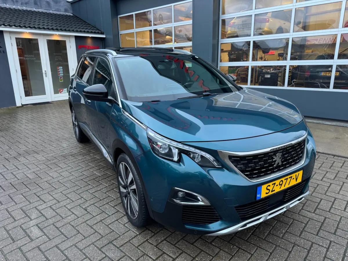 1.2 PureTech Blue Lease GT-Line / Pano / Leder / 7 Persoons .