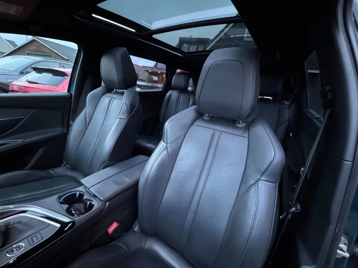 1.2 PureTech Blue Lease GT-Line / Pano / Leder / 7 Persoons .
