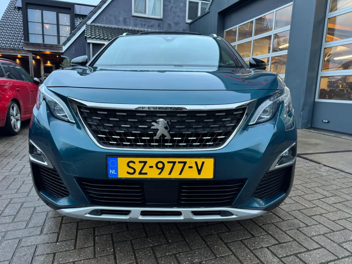 1.2 PureTech Blue Lease GT-Line / Pano / Leder / 7 Persoons .