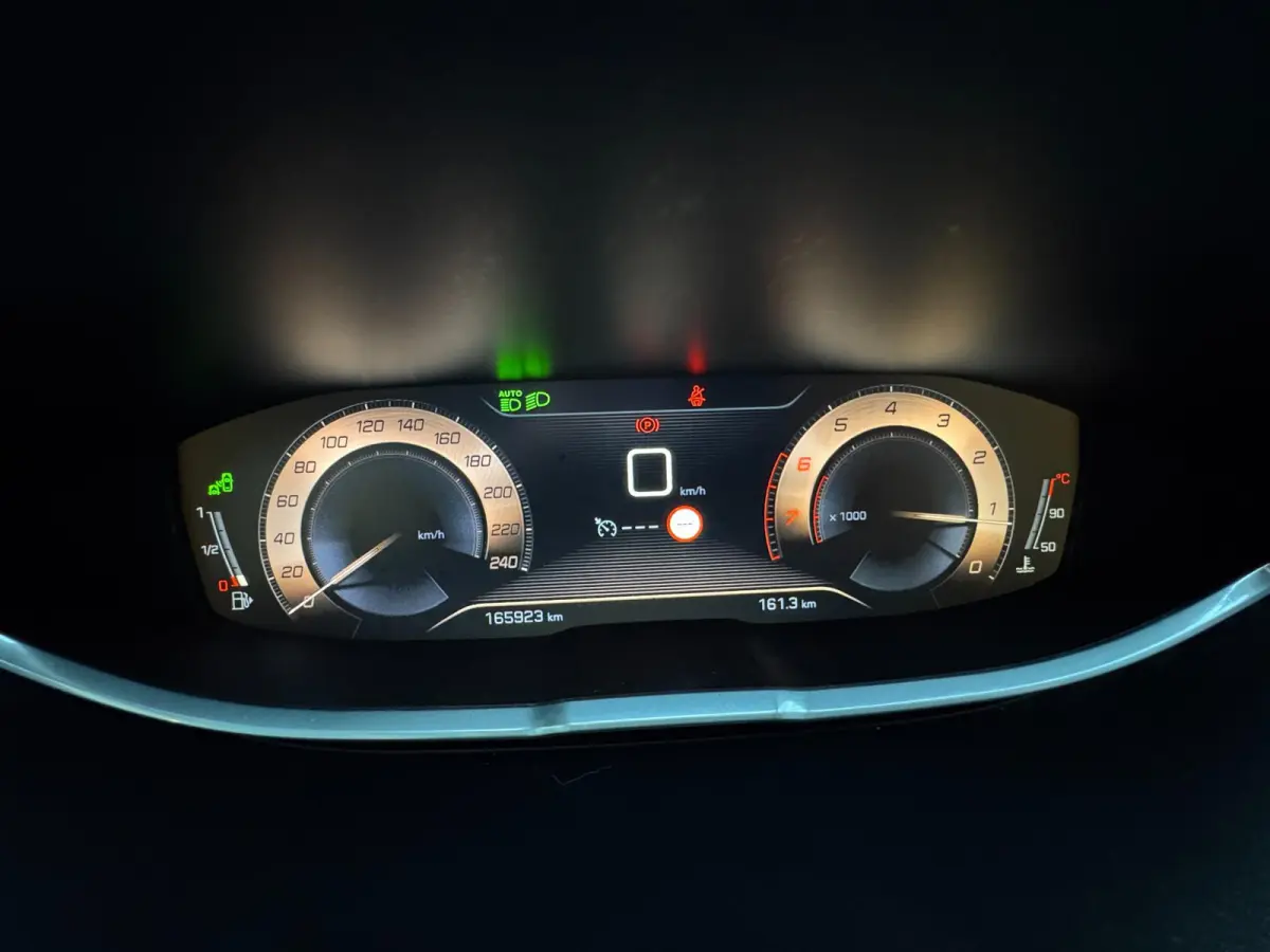 1.2 PureTech Blue Lease GT-Line / Pano / Leder / 7 Persoons .