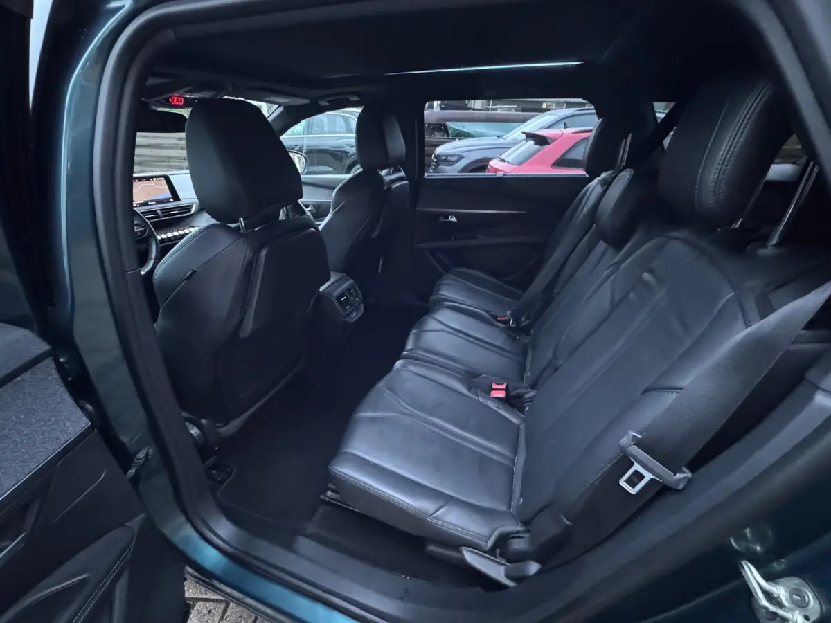 1.2 PureTech Blue Lease GT-Line / Pano / Leder / 7 Persoons .