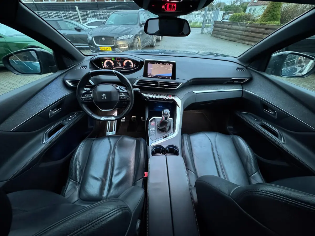 1.2 PureTech Blue Lease GT-Line / Pano / Leder / 7 Persoons .